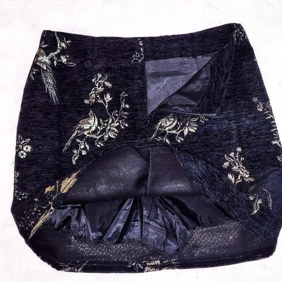 Mini skirt - Picture 3 of 5